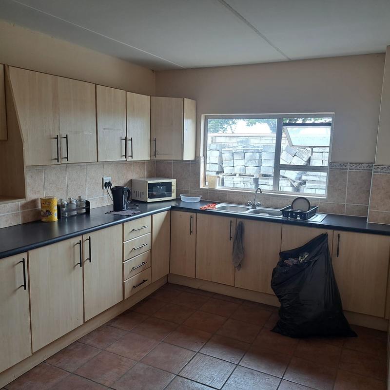 To Let commercial Property for Rent in Greenbushes Eastern Cape